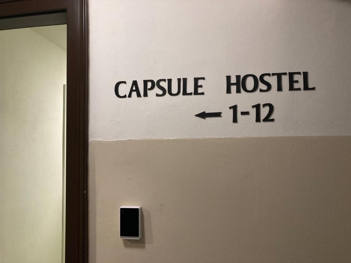 Capsule Hostel Zizkov Tower Praga Exterior foto